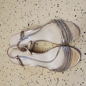 Nina women's dress shoes size 9, 3 inch heel, gold rhinestone EUC